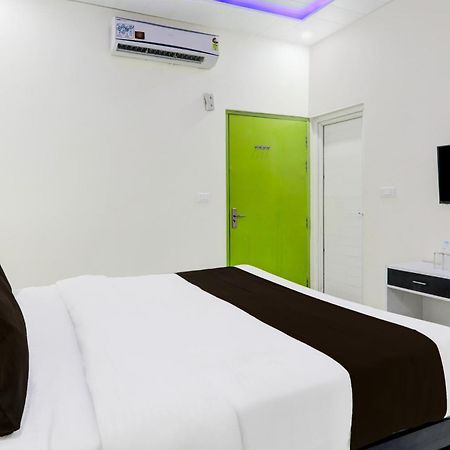 Super Hotel O Banthara Near Airport Banthra Sikandarpur Exterior photo