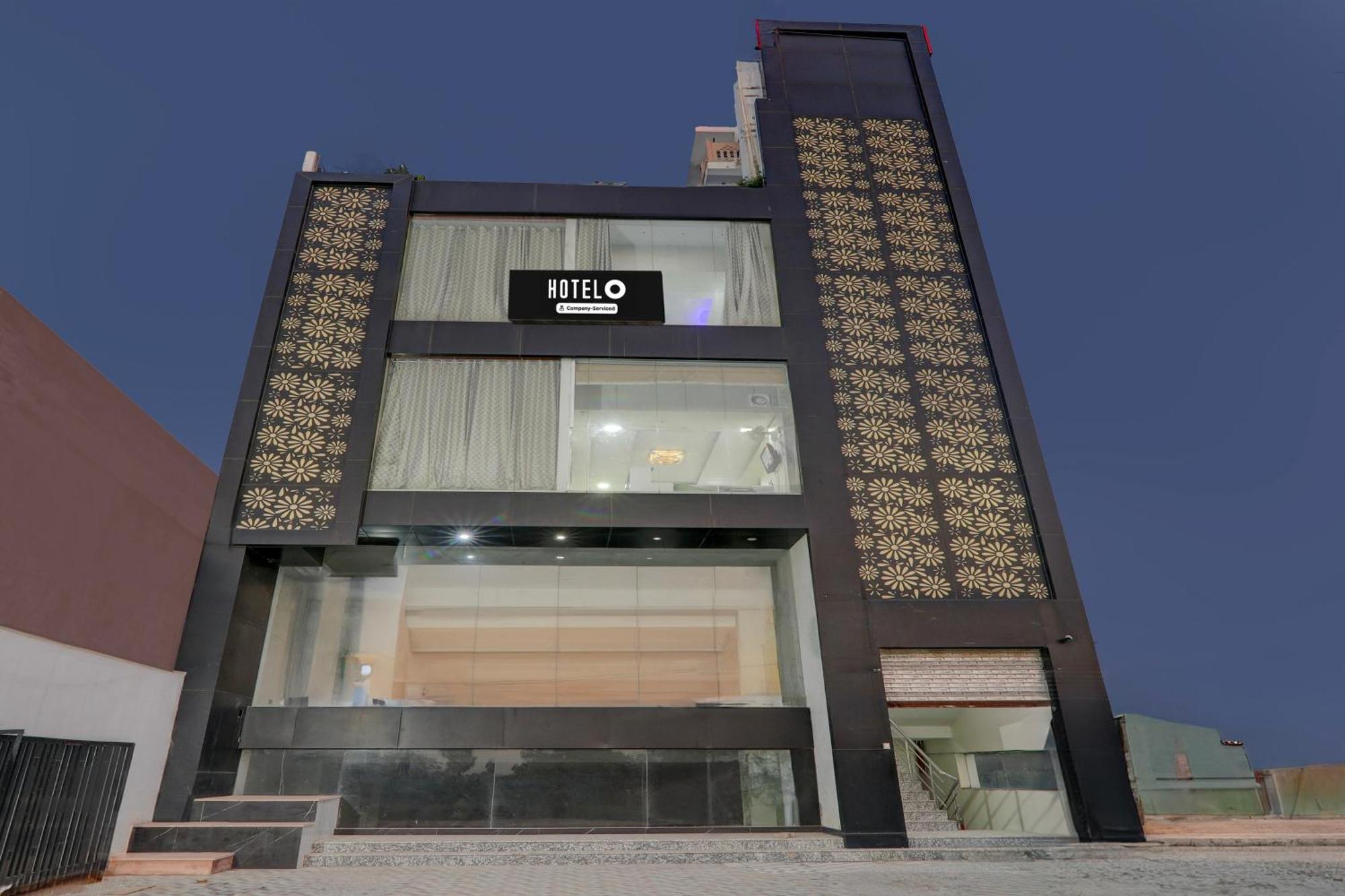 Super Hotel O Banthara Near Airport Banthra Sikandarpur Exterior photo